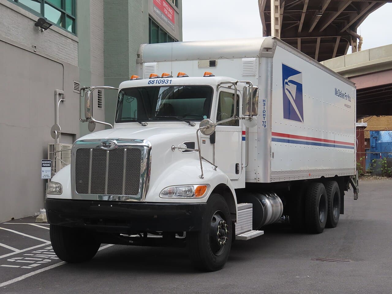 Peterbilt 337