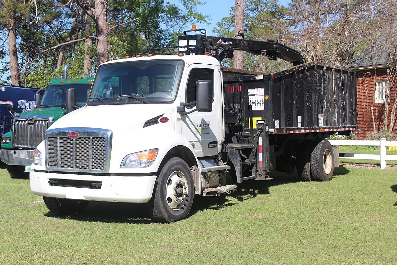 Peterbilt 537 / 536
